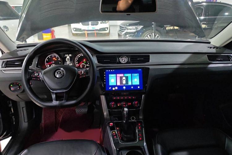 Used Volkswagen Passat 2017 330TSI DSG Luxury Edition
