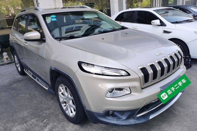 Used Jeep Cherokee 2017 2.4L Leading Smart Edition
