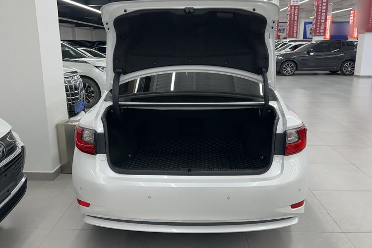 Used Lexus ES 2017 200 30th Anniversary Edition