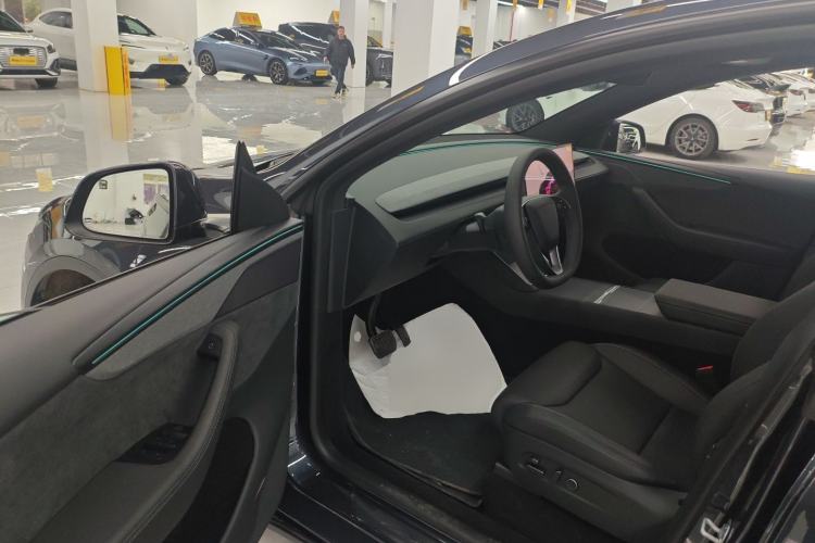 Used Tesla Model Y L 2025 Model Long-Range All-Wheel-Drive Version