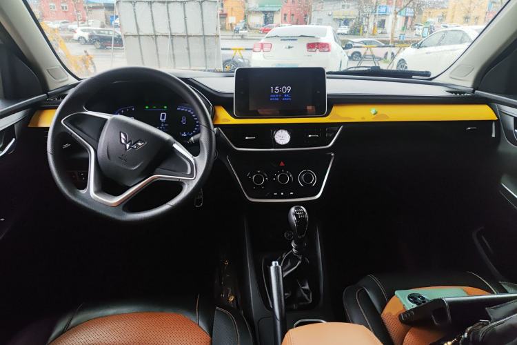 Used Wuling Hongguang S3 2018 1.5L Manual Comfort Model China V Standard
