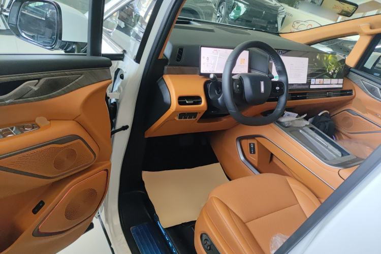 Used Wey Gaoshan 2025 Four-Wheel Drive Alpine 8
