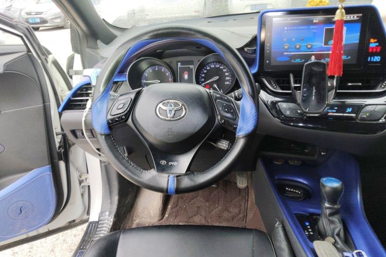 Used Toyota C-HR 2018 2.0L Leading with Sunroof China VI Standard
