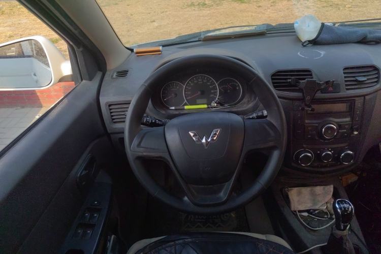 Used Wuling Hongguang 2014 1.5L S Standard Version Steering Wheel