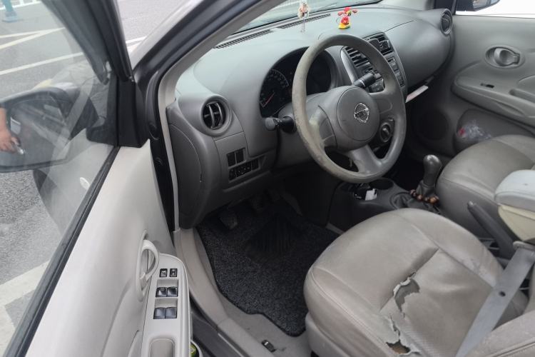 Used Nissan Sunny 2011 1.5XE Manual Comfort Edition Driver Seat