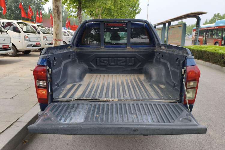 Used Isuzu D-MAX 2020 1.9T Two-Wheel Drive Automatic Comfort Edition China VI Standard RZ4E Hi-Power
