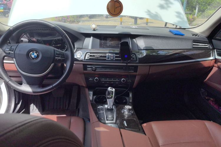 Used BMW 5 Series 2014 525Li Leading Model
