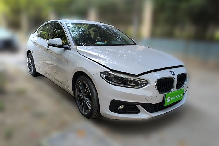 Used BMW 1 Series 2019 118i Fashion Model Front Right 45 Deg