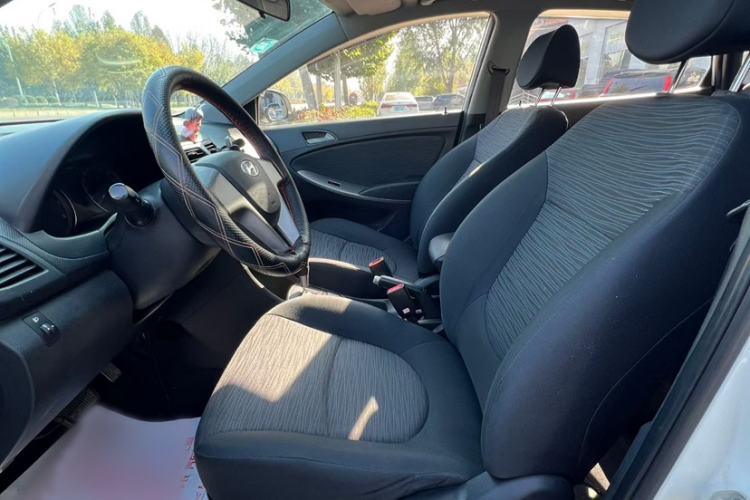 Used Hyundai Verna Ray 2016 1.4L Automatic Leading-Edge GLX