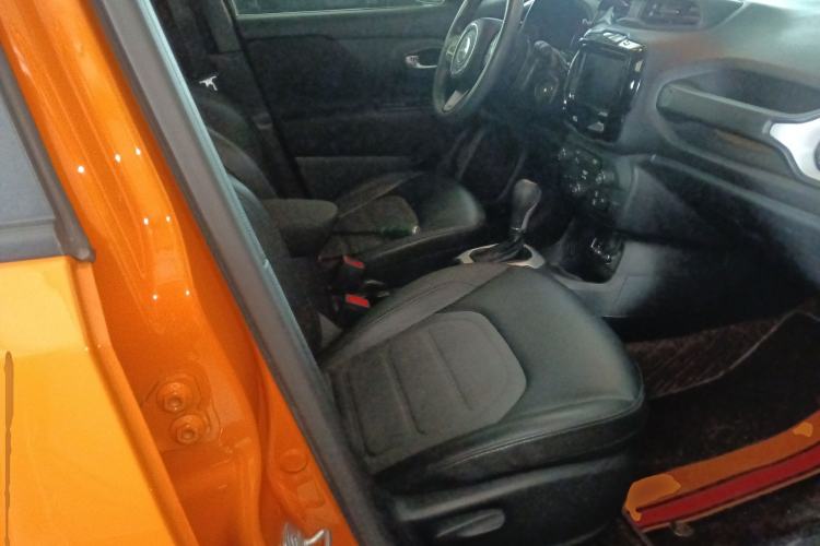 Used Jeep Renegade 2021 220T Automatic Elite Edition Right Front Seat