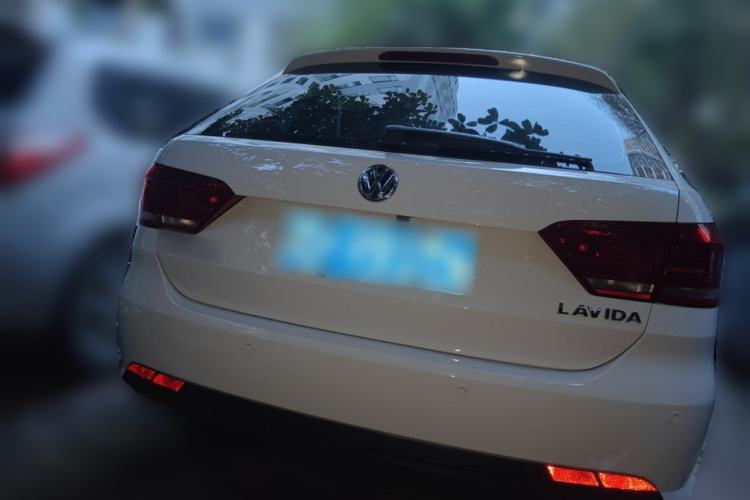 Used Volkswagen Gran Lavida 2013 1.6L Automatic Fashion Model