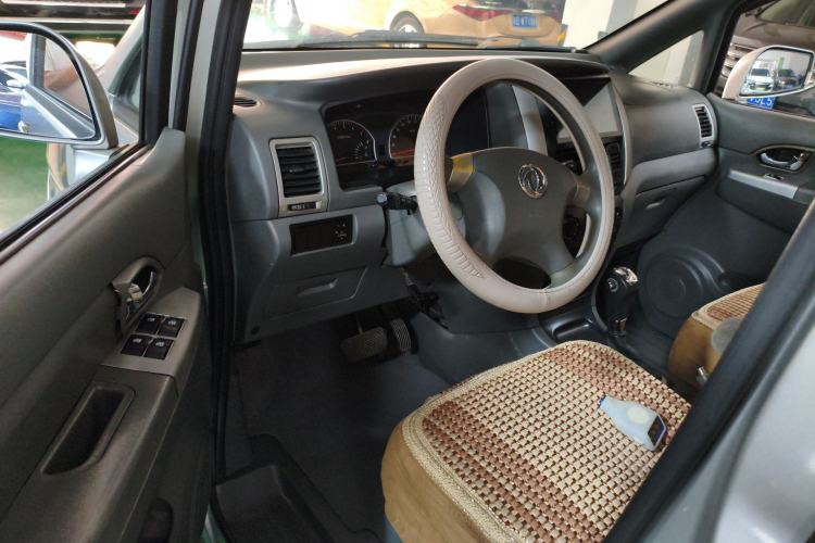 Used Dongfeng Shuaike 2012 2.0L Automatic Luxury 7-Seater Driver Seat