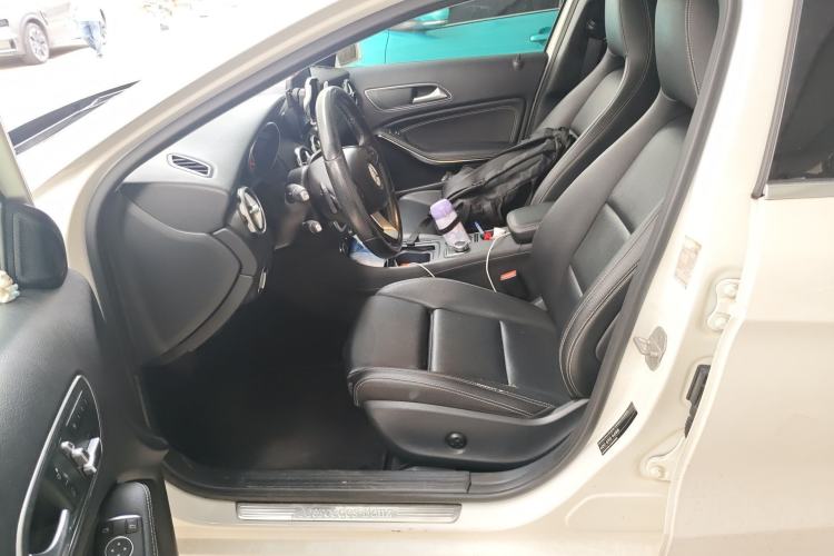 Used Mercedes-Benz GLA 2017 GLA 200 Sport Edition Left Front Seat