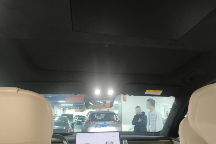 Used ONVO Luxeed L90 2025 Model—Ultra Six-Seater Version Headliner