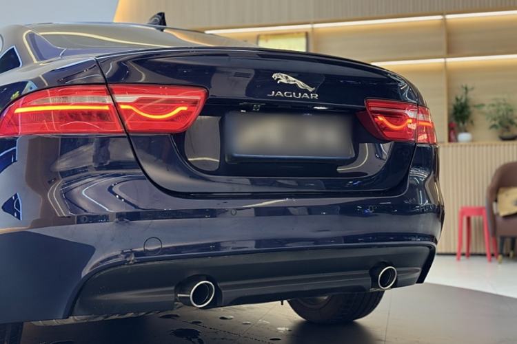 Used Jaguar XE 2017 2.0T 240 PS R-Sport
