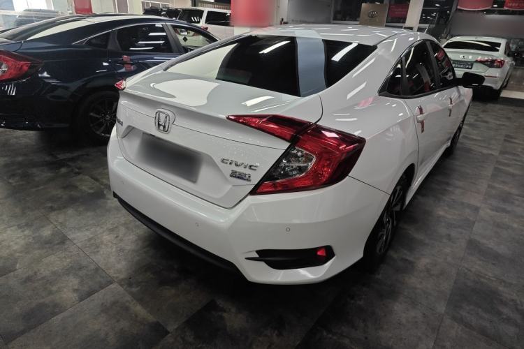 Used Honda Civic 2016 220TURBO CVT Luxury Edition Rear Right 45 Deg
