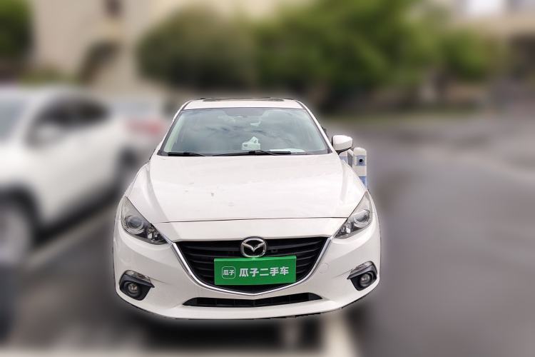 Used Mazda 3 Axela 2016 Sedan 1.5L Automatic Luxury Model
