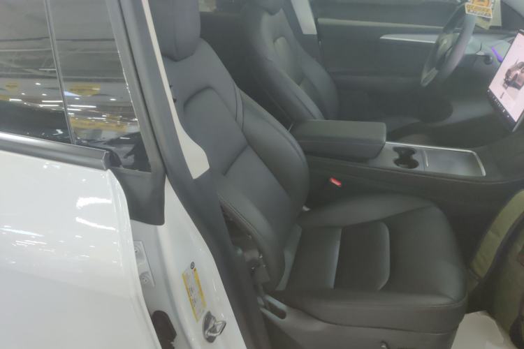 Used Tesla Model Y 2023 High-Performance All-Wheel-Drive Version