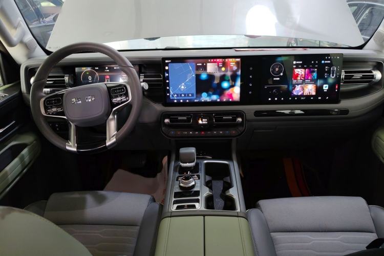 Used BAIC Off-Road BJ40 2024 2.0T All-New Blade Hero Edition Climber
