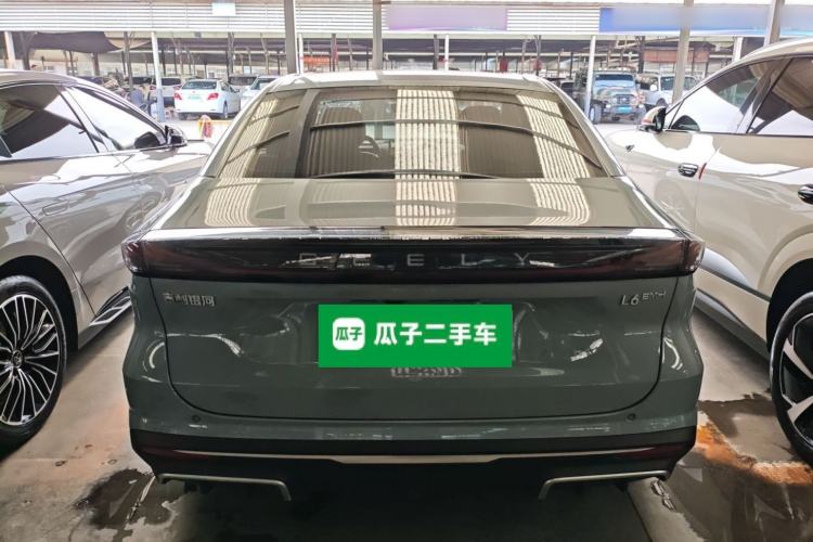 Used Geely Galaxy L6 2025 EM-i 140km Long-Range Version
