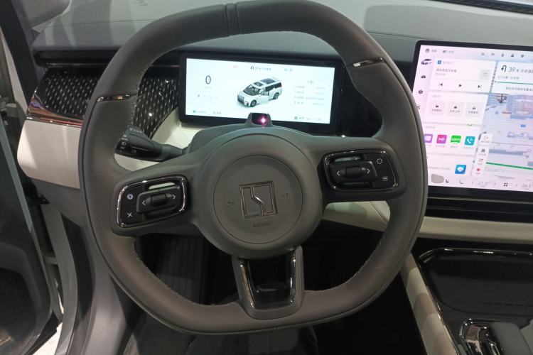 Used Zeekr 009 2024 7-Seater Aisle Version 108 kWh Steering Wheel