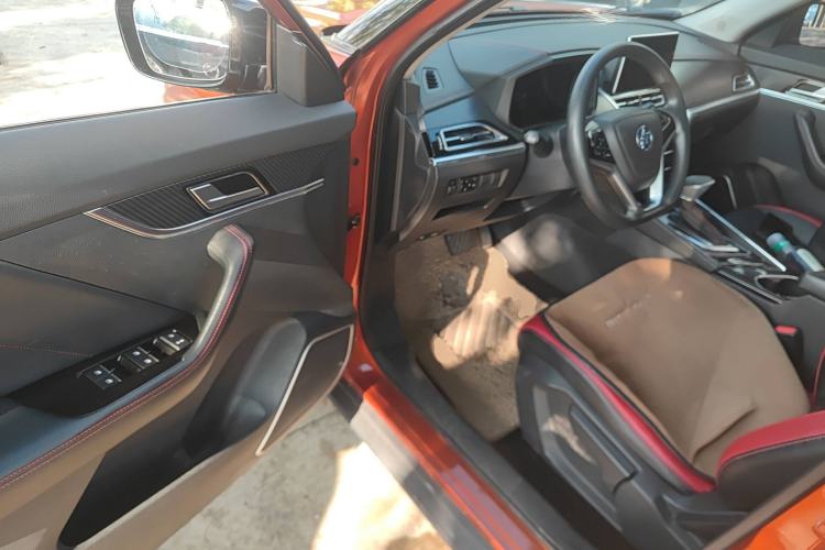 Used Venucia T60 2018 1.6L CVT Smart & Fun Version China V Standard
