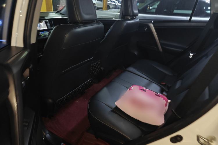 Used Toyota RAV4 2019 2.0L CVT Two-Wheel Drive ZhiShang Version China VI Standard
