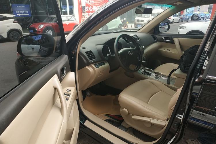 Used Toyota Highlander 2012 2.7L Two-Wheel Drive 7-Seater Elite Edition Driver Seat