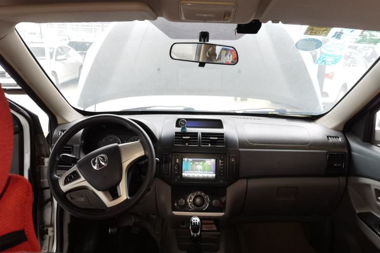 Used BAIC Weiwang M20 2014 1.5L Comfort Version BJ415B Center Console