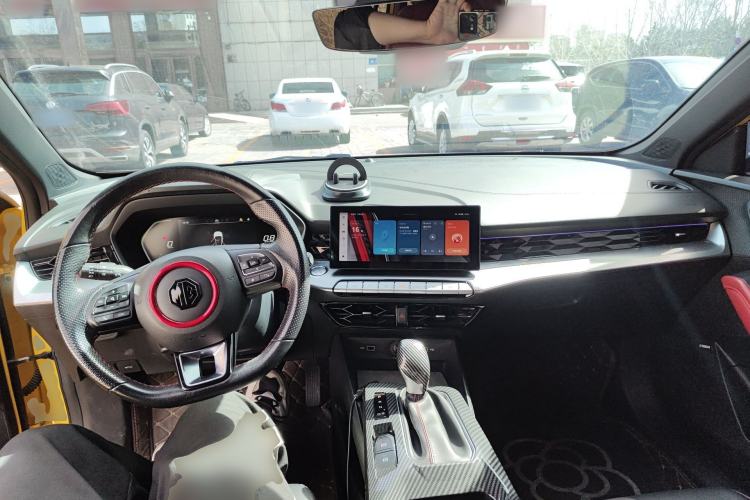 Used MG 5 2022 180 DVVT CVT Youth Flagship Edition Center Console