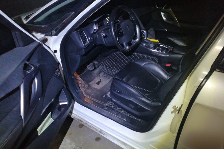 Used DS 5 2015 1.6T Luxury Edition THP160 Driver Seat