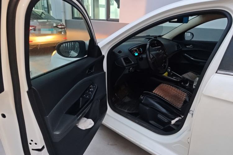 Used Ford Escort 2015 1.5L Automatic Fashion Model