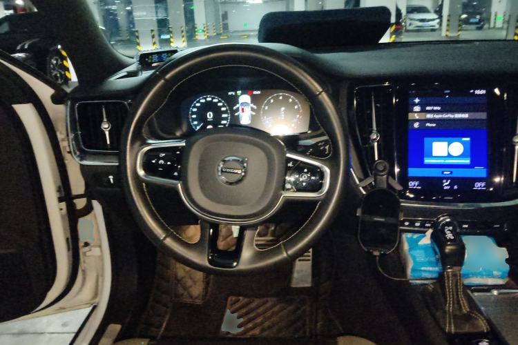 Used Volvo S60 2021 T4 Zhiyuan Sport Edition Steering Wheel