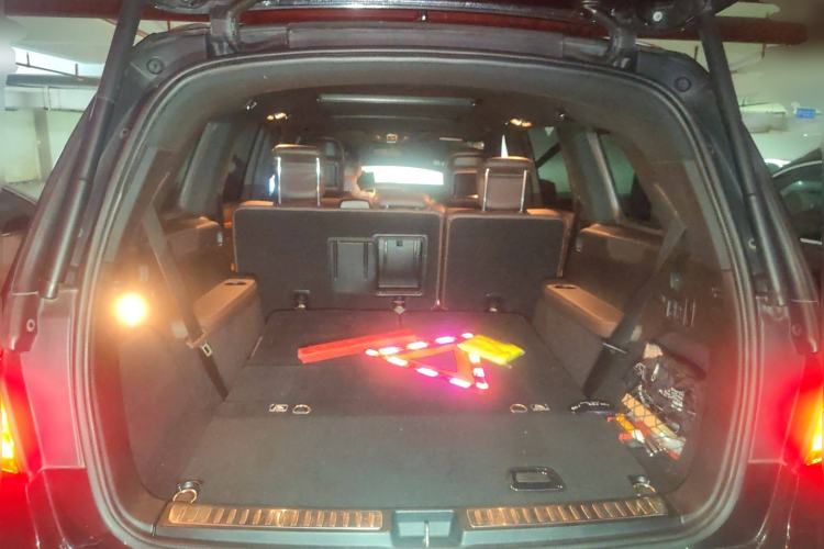 Used Mercedes-Benz GL-Class 2013 GL 500 4MATIC Trunk