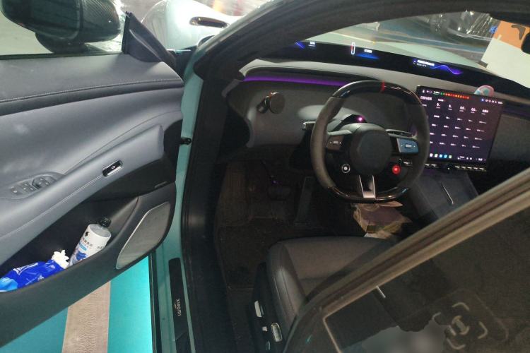 Used Xiaomi Auto YU7 2025 Ultra-Long Range High-Performance All-Wheel-Drive Max Edition
