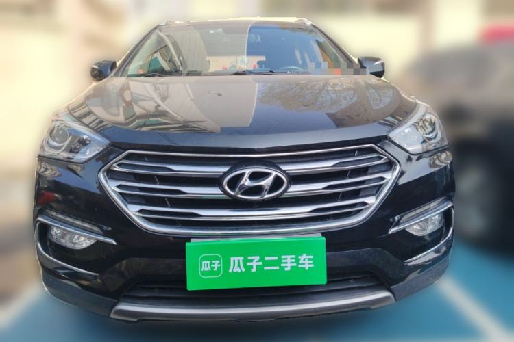 Used Hyundai Santa Fe 2017 2.4L Automatic Two-Wheel Drive Smart Version 5 Seats