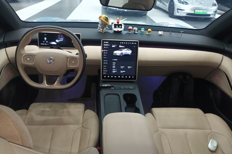 Used Nio ET5T 2023 75 kWh Touring Center Console