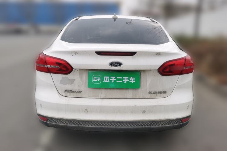 Used Ford Focus 2015 Sedan 1.6L Manual Fashion Edition