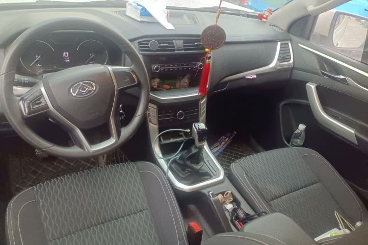 Used SAIC MAXUS T60 2020 2.0T Diesel Manual Two-Wheel Drive High-Ride Pioneer Edition Standard Cab China VI