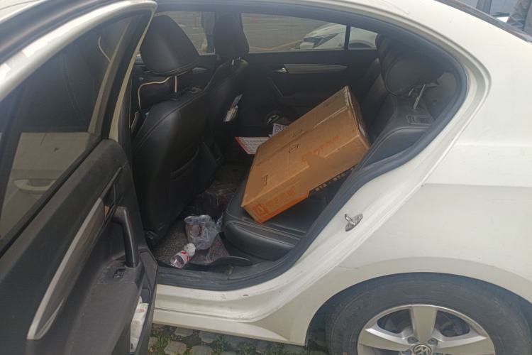 Used Volkswagen Lavida 2013 Revised Classic 1.6L Automatic Fashion Edition Left Rear Seat