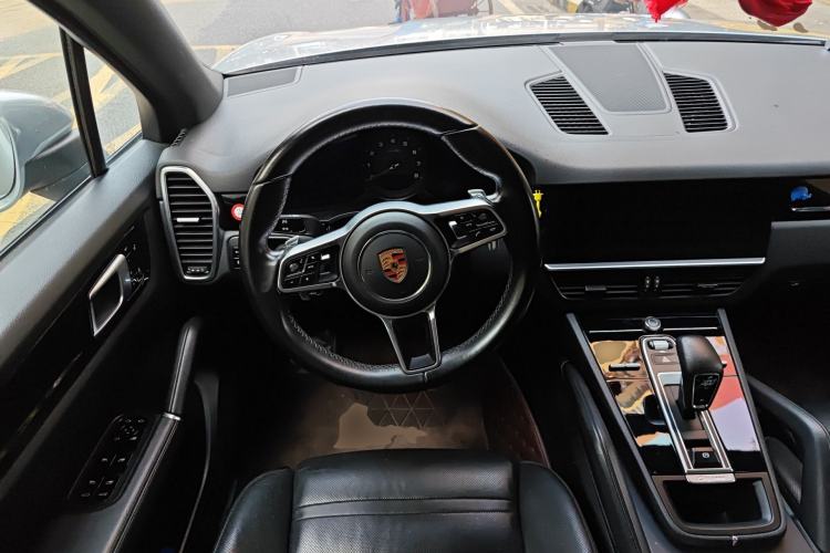 Used Porsche Cayenne 2018 Cayenne 3.0T Steering Wheel