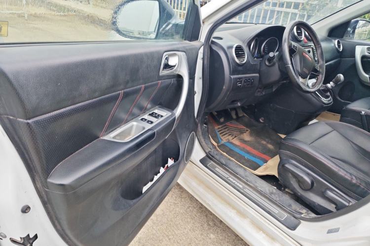 Used Haval H6 2015 Upgraded Model 1.5T Manual Two-Wheel Drive Elite Version