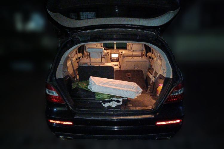 Used Mercedes-Benz R-Class 2014 R 400 4MATIC Business Model Trunk