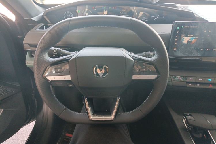 Used CHANGAN UNI-V iDD 2024 Blue Whale Smart Electric iDD 136km ZhiKu Model