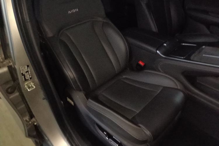 Used AION V 2024 Plus 70 Tech Edition Lithium Iron Phosphate Right Front Seat