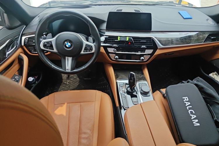 Used BMW 5 Series 2020 530Li Luxury Edition M Sport Package Center Console