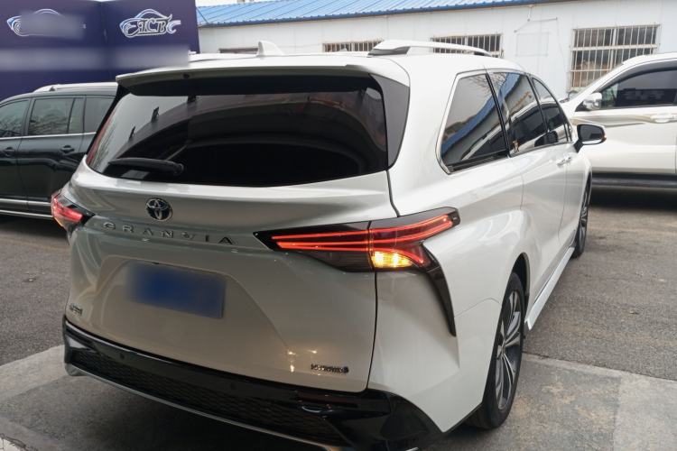 Used Toyota Granvia 2023 2.5L Hybrid Prestige VIP Edition

