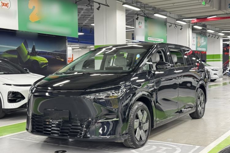 Used XPeng X9 2024 702 Ultra-Long Range Max