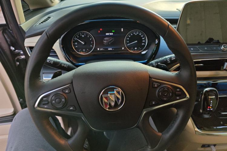 Used Buick GL8 2023 Facelifted Land Cruiser Executive Luxury Version Steering Wheel