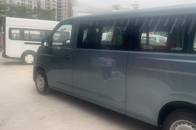 Used Farizon Xingxiang V 2025 V8E Functional Edition—Smart Edition, 350km Exterior 7